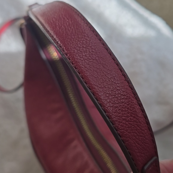 Fossil Elegant Red Leather Bucket Style Crossbody Shoulder Bag - Picture 14 of 14